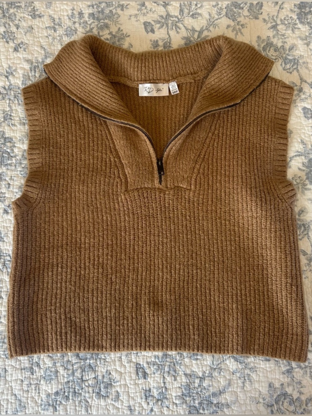 Boutique Sleeveless Knit Vest